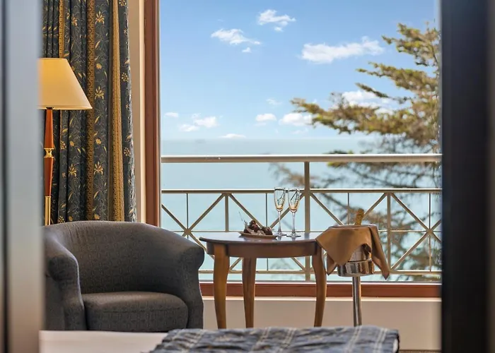 Hvd Riviera Ultra & Mineral Pool - Private & Free Parking Semesteranläggning (resort) 5*