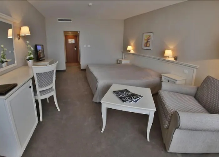 Hvd Riviera Ultra & Mineral Pool - Private & Free Parking Rezort 5*