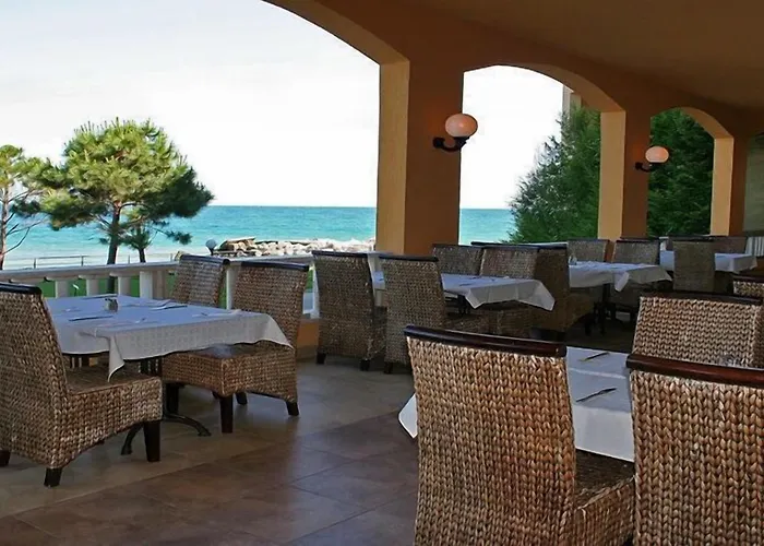 Hvd Riviera Ultra & Mineral Pool - Private & Free Parking Semesteranläggning (resort) Golden Sands