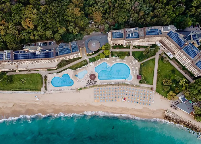 Hvd Riviera Ultra & Mineral Pool - Private & Free Parking Semesteranläggning (resort) 5*