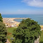 Здравен курорт Hvd Riviera Ultra & Mineral Pool - Private & Free Parking 5*