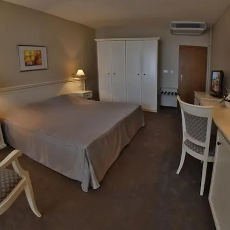 Hvd Riviera Ultra & Mineral Pool - Private & Free Parking Üdülőközpont 5*