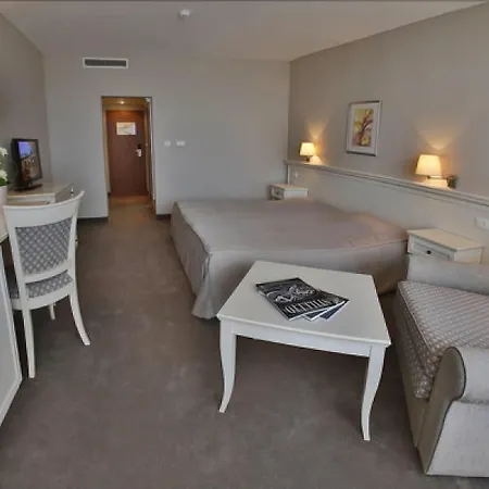 Hvd Riviera Ultra & Mineral Pool - Private & Free Parking Üdülőközpont 5*
