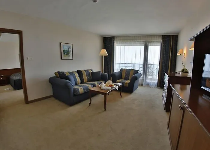 Hvd Riviera Ultra & Mineral Pool - Private & Free Parking Resort Golden Sands